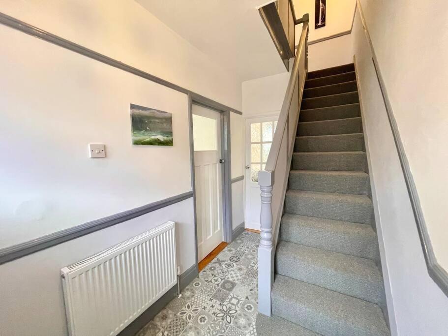 Portsmouth 3 Bedroom Getaway, Sleeps 6 מראה חיצוני תמונה