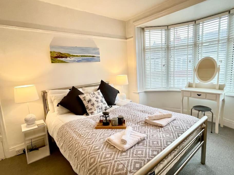 Portsmouth 3 Bedroom Getaway, Sleeps 6 מראה חיצוני תמונה