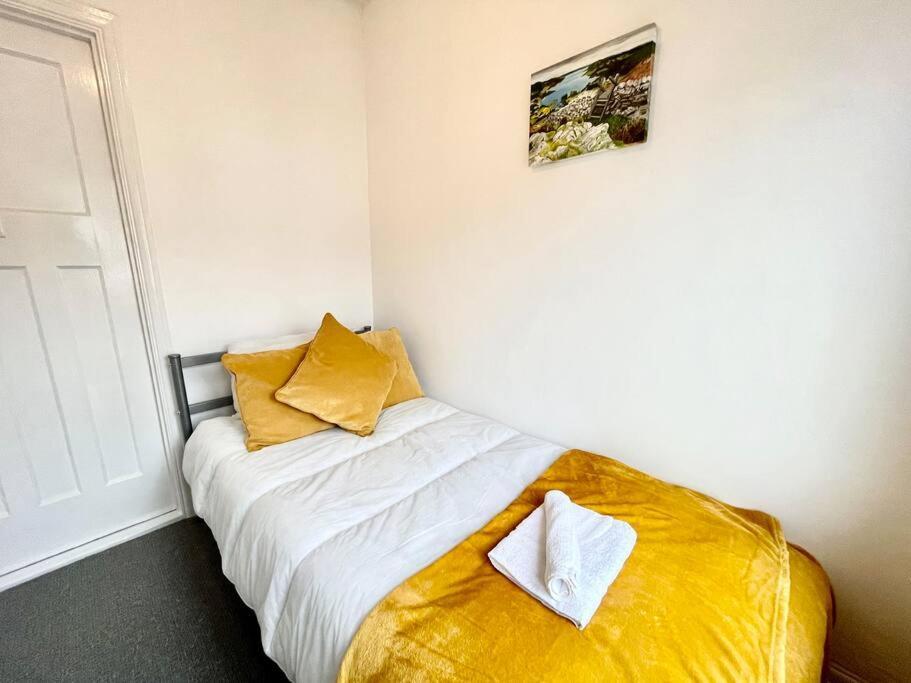 Portsmouth 3 Bedroom Getaway, Sleeps 6 מראה חיצוני תמונה