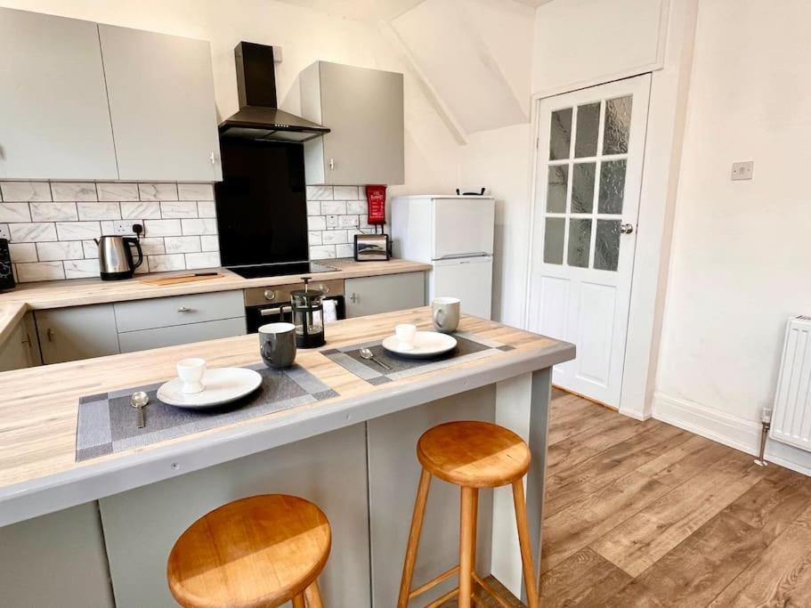 Portsmouth 3 Bedroom Getaway, Sleeps 6 מראה חיצוני תמונה