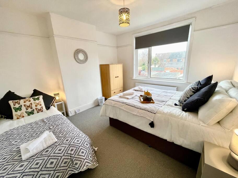 Portsmouth 3 Bedroom Getaway, Sleeps 6 מראה חיצוני תמונה