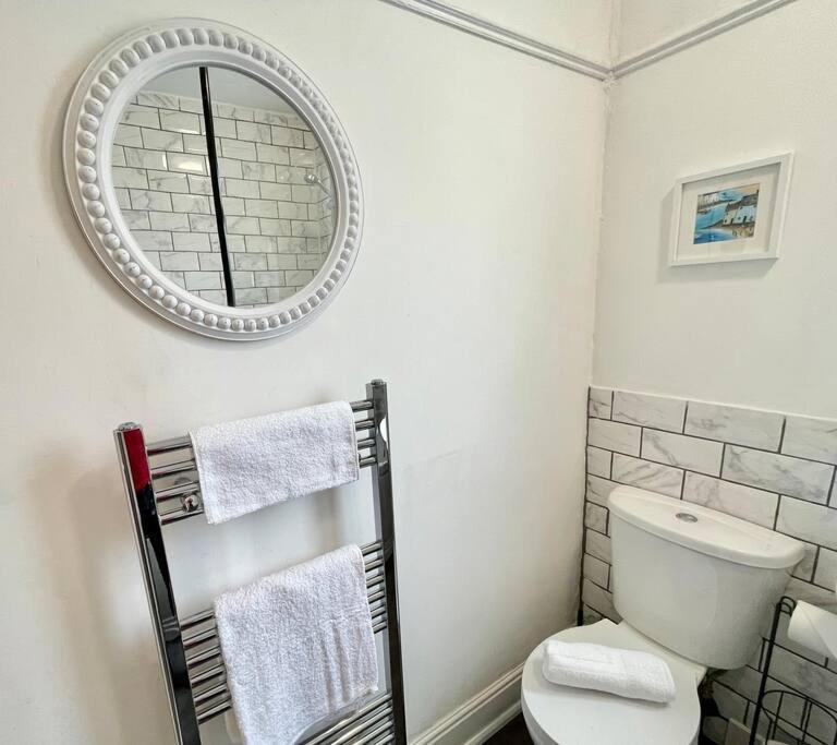 Portsmouth 3 Bedroom Getaway, Sleeps 6 מראה חיצוני תמונה