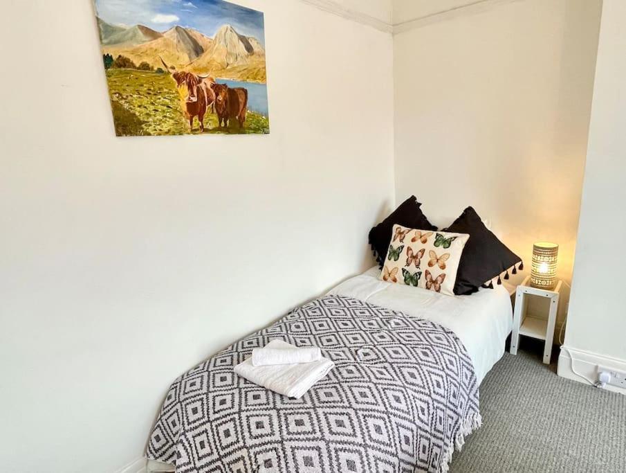 Portsmouth 3 Bedroom Getaway, Sleeps 6 מראה חיצוני תמונה