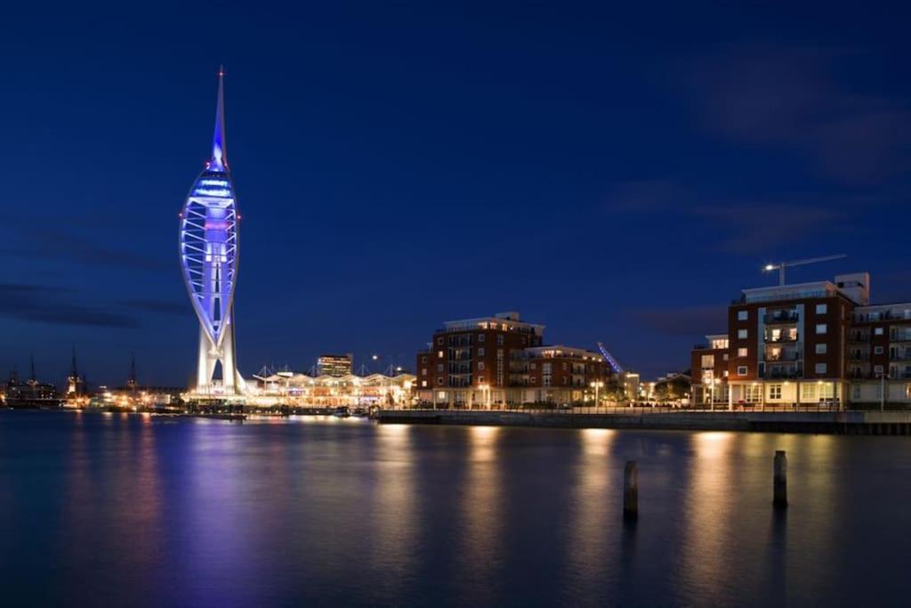 Portsmouth 3 Bedroom Getaway, Sleeps 6 מראה חיצוני תמונה